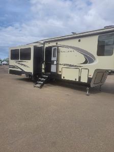 2019 Montana 310 RE - Photo 2