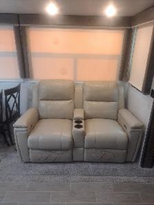 2019 Montana 310 RE - Photo 8
