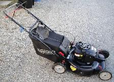 CRAFTSMAN SELF PROPELLED GAS LAWNMOWER - Photo 2