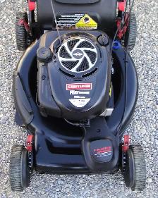 CRAFTSMAN SELF PROPELLED GAS LAWNMOWER - Photo 4