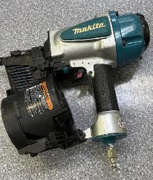 Makita AN902 Coil Framing Gun