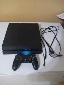 Console PS4 avec 1 manette 120$