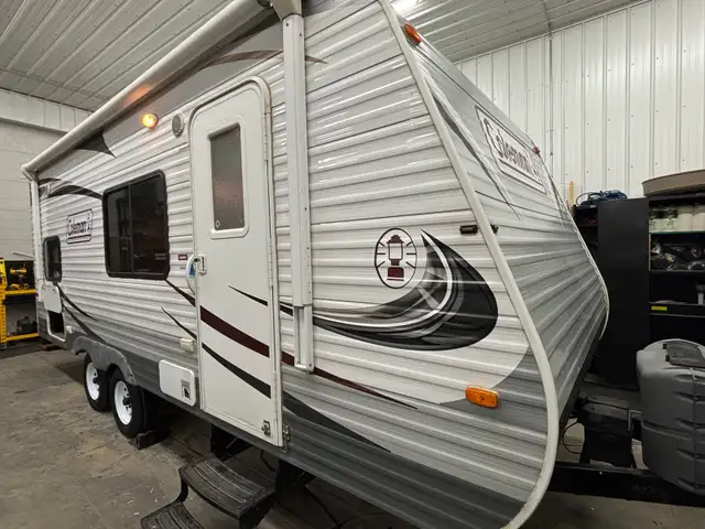 2014 Coleman Expedition 24Ft trailer w/ extra height!