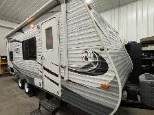 2014 Coleman Expedition 24Ft trailer w/ extra height!