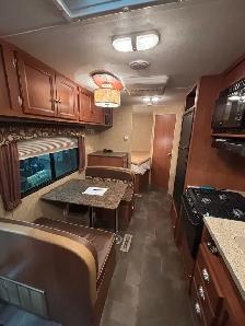 2014 Coleman Expedition 24Ft trailer w/ extra height! - Photo 4