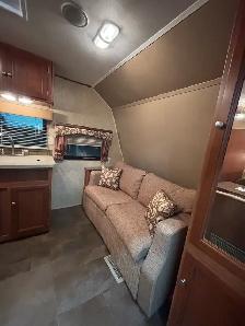 2014 Coleman Expedition 24Ft trailer w/ extra height! - Photo 6
