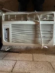 Window Air Conditioner - Photo 2