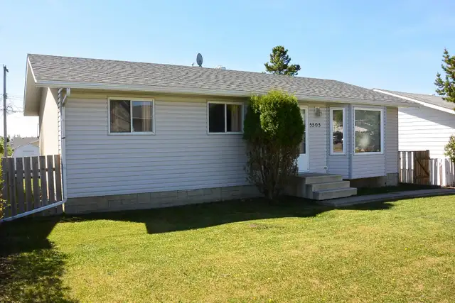 Furnished 3 Bedroom house with garage for Rent in Drayton Valley