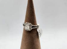 18k Gold Women's Rings with Diamonds