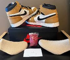 Air Jordan 1 Retro High OG Size 9.5 (100% Authentic) - Photo 3