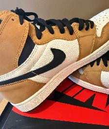 Air Jordan 1 Retro High OG Size 9.5 (100% Authentic) - Photo 5