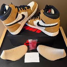 Air Jordan 1 Retro High OG Size 9.5 (100% Authentic) - Photo 7