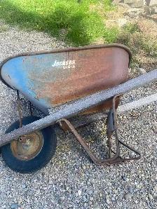 wheelbarrow - Photo 2