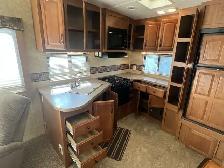 2010 CHAPARRAL 270RKS, REAR KITCHEN, COUPLES UNIT - Photo 21