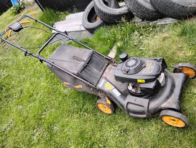Poulan Pro Lawn Mower self-propelled with bag