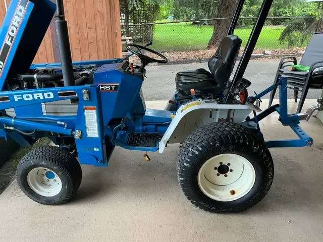 FORD DIESEL TRACTOR WITH 3 point hitch