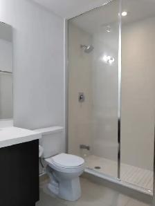 Master bedroom for rent - Vaughan - VMC - Hwy7 - Photo 3
