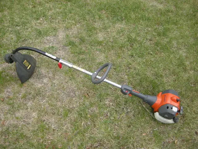 Husqvarna Weed Eater – 128CD