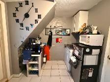 3rd Floor Studio - All Inclusive - Lakeshore & Islington - Photo 3