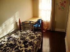 Two bedrooms available for rent in a house near UTSC - Photo 4