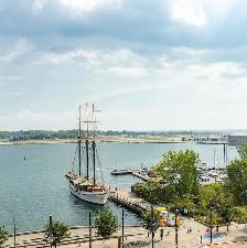 1 BR 1 BATH - 500 SQ FT,  Downtown Toronto, Lake View Condo. - Photo 16