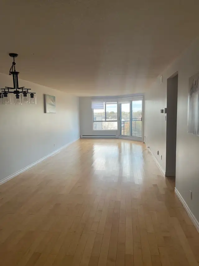 Appartement 4 1/2 près des Galeries d’Anjou