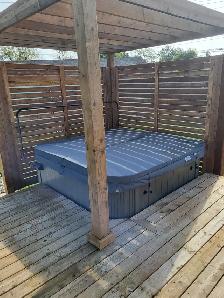 Crew hand decks and fences. Will provide training - Photo 2