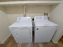2 Bed   Den, 1,5 bath, 2 parking stalls pet friendly apartment - Photo 4