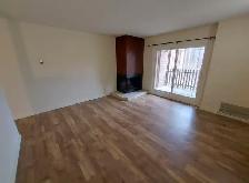 2 Bed   Den, 1,5 bath, 2 parking stalls pet friendly apartment - Photo 5