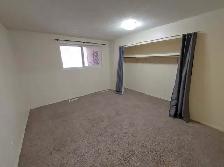 2 Bed   Den, 1,5 bath, 2 parking stalls pet friendly apartment - Photo 6