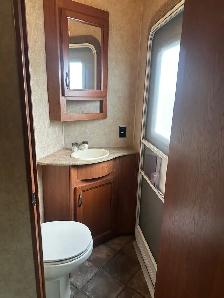 2014 Dutchmen Denali 324LBS 36 ft Fifth Wheel Trailer - Photo 9