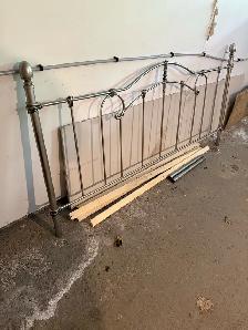 free King headboard and frame. Queen bed frame - Photo 2