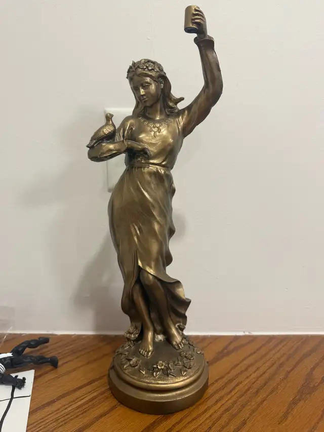 antique statue  - Brampton - Bronze -  $100