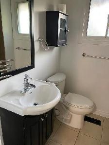Three Rooms First Floor Unit for Rent in Burlington - Photo 9