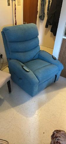 Teal Blue Electric Recliner - Photo 2