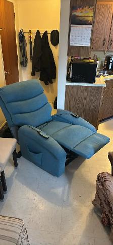 Teal Blue Electric Recliner - Photo 4