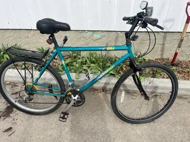 Free adult bike / bicycle