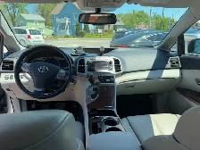 2011 Toyota Venza FWD $12888 - Photo 3