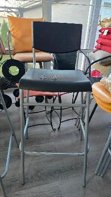 Ikea Bar Stools - Set of 6 - 4 x 29.75' - 2 x 24.75' - Photo 2