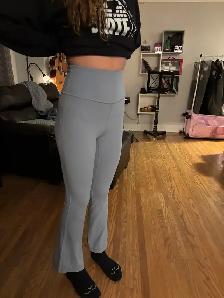 Lululemon flare pant, Size 4 - Photo 5