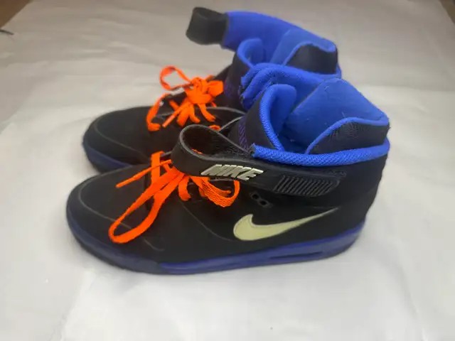 DS Nike Air Revolution blue & black 599462-004 size 9 us