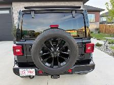 Jeep Wrangler Unlimited sky top - Photo 3