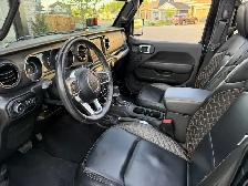 Jeep Wrangler Unlimited sky top - Photo 9