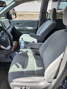 2020 Toyota Sienna AWD $29900  Call 780-919-5566 - Photo 10