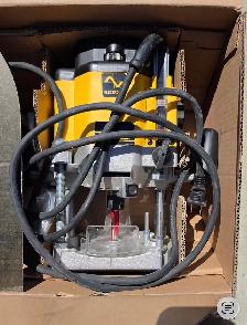 FOR SALE: DeWALT ROUTER - Photo 2