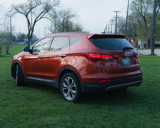 2014 Hyundai SANTA FE AWD 2.0T Limited | LOW KMs | SAFETIED