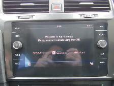 2018 Volkswagen Golf Comfortline w/Tech Pkg / Carplay / Leather - Photo 24