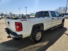 2017 GMC Sierra 3500HD Crew Cab 4X4 WT 6L - Rebuilt Title - Photo 4