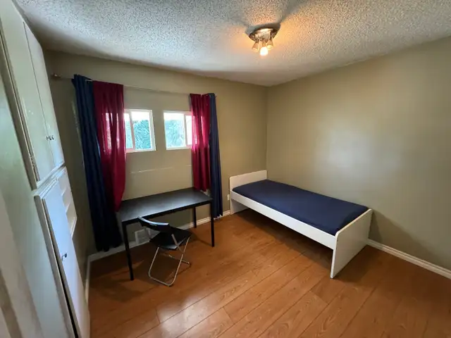 Room for rent near Universal  of Alberta