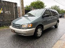 1998 Toyota Sienna LE 3dr Mini-Van